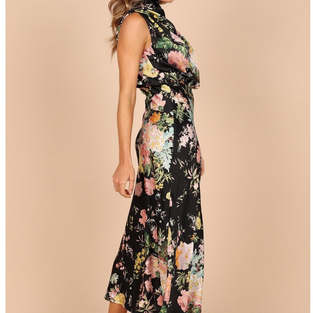 Petal & Pup NWT Gorgeous Annabelle Midi Dress in White Floral Satin Size L & XL - Picture 8 of 10